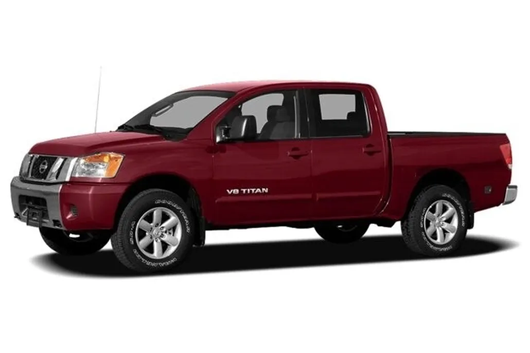 2011 Nissan Titan SV Crew Cab photo 1