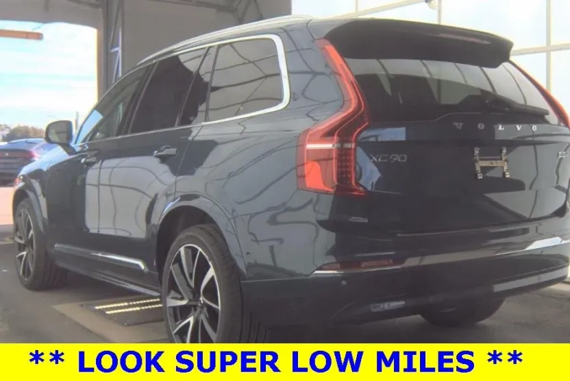 2024 Volvo XC90 B5 Plus photo 1