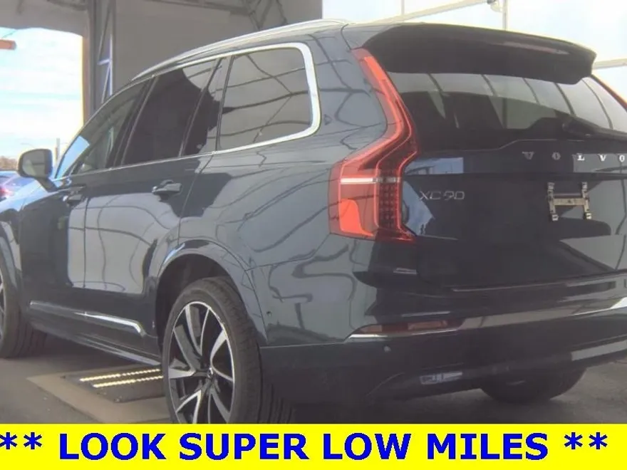2024 Volvo XC90 B5 Plus photo 1