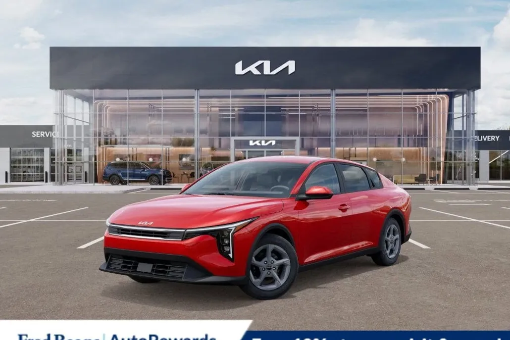 2025 Kia K4 LXS photo 1