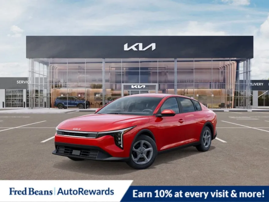 2025 Kia K4 LXS photo 1