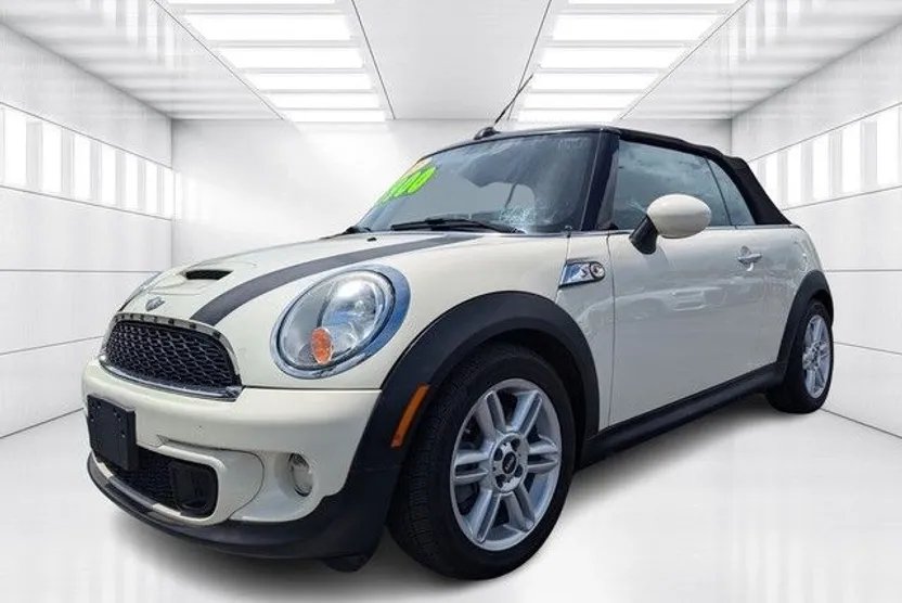 2013 Mini Cooper Convertible S photo 1