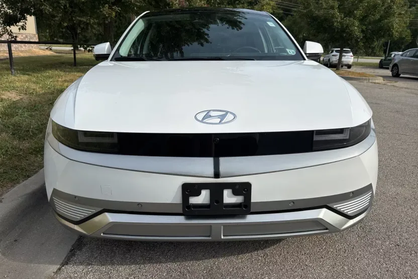 2022 Hyundai Ioniq 5 Limited photo 1