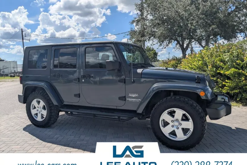 2008 Jeep Wrangler Sahara photo 1