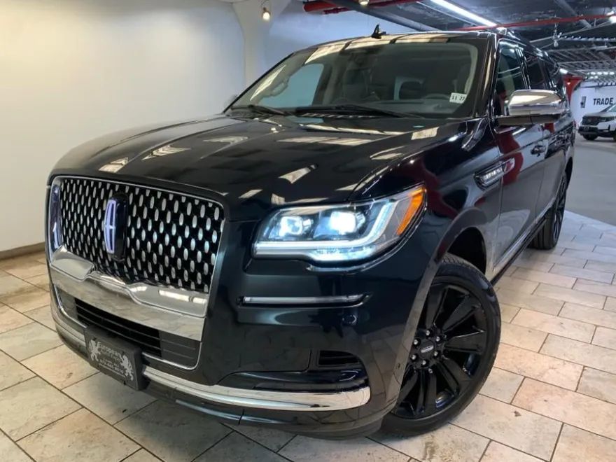 2022 Lincoln Navigator Black Label photo 1