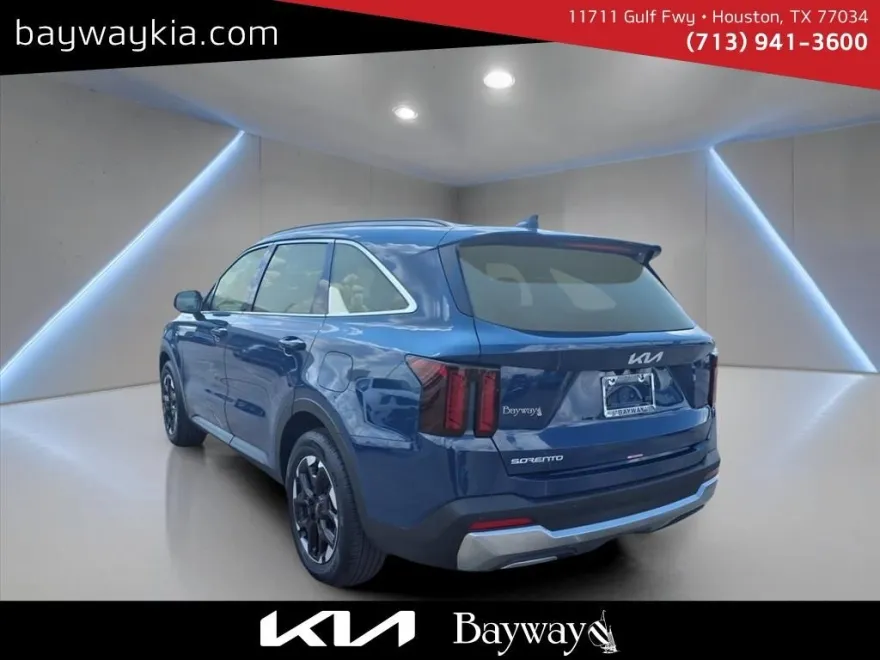 2025 Kia Sorento S photo 1