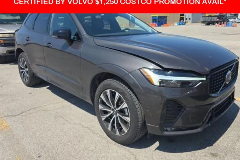 2025 Volvo XC60 Plus photo 1