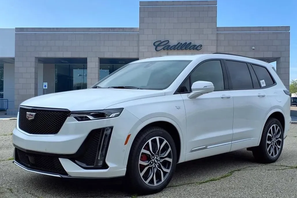 2025 Cadillac XT6 Sport photo 1