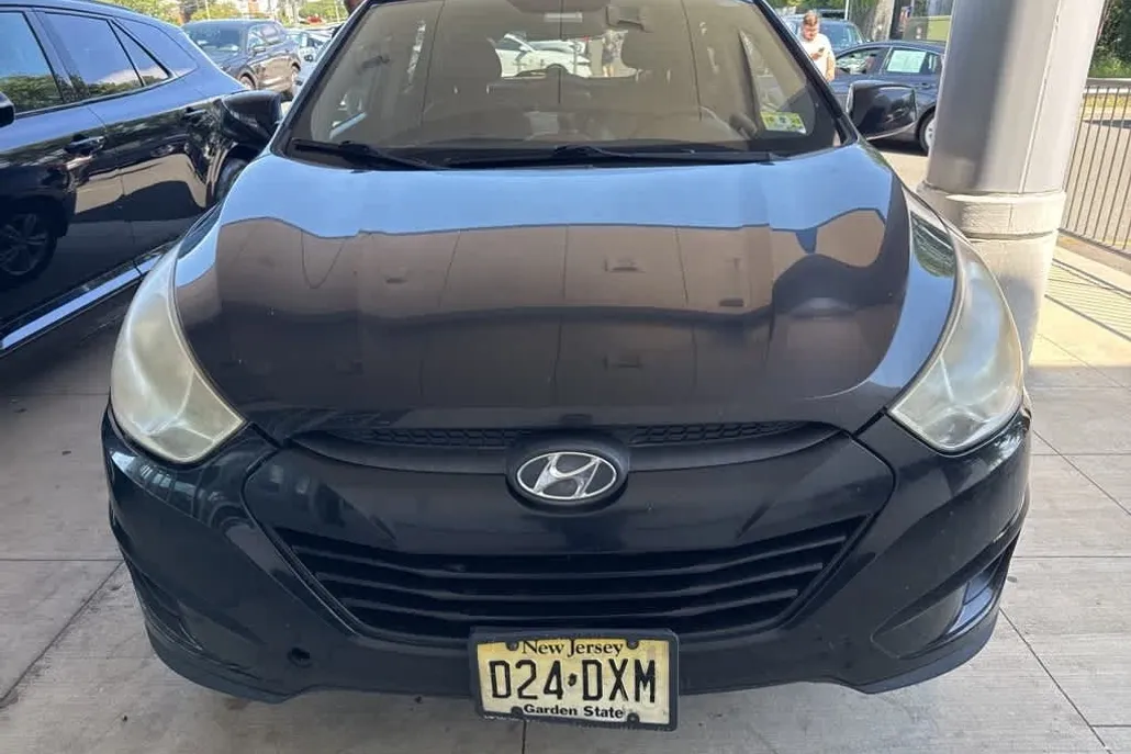 2011 Hyundai Tucson GLS photo 1