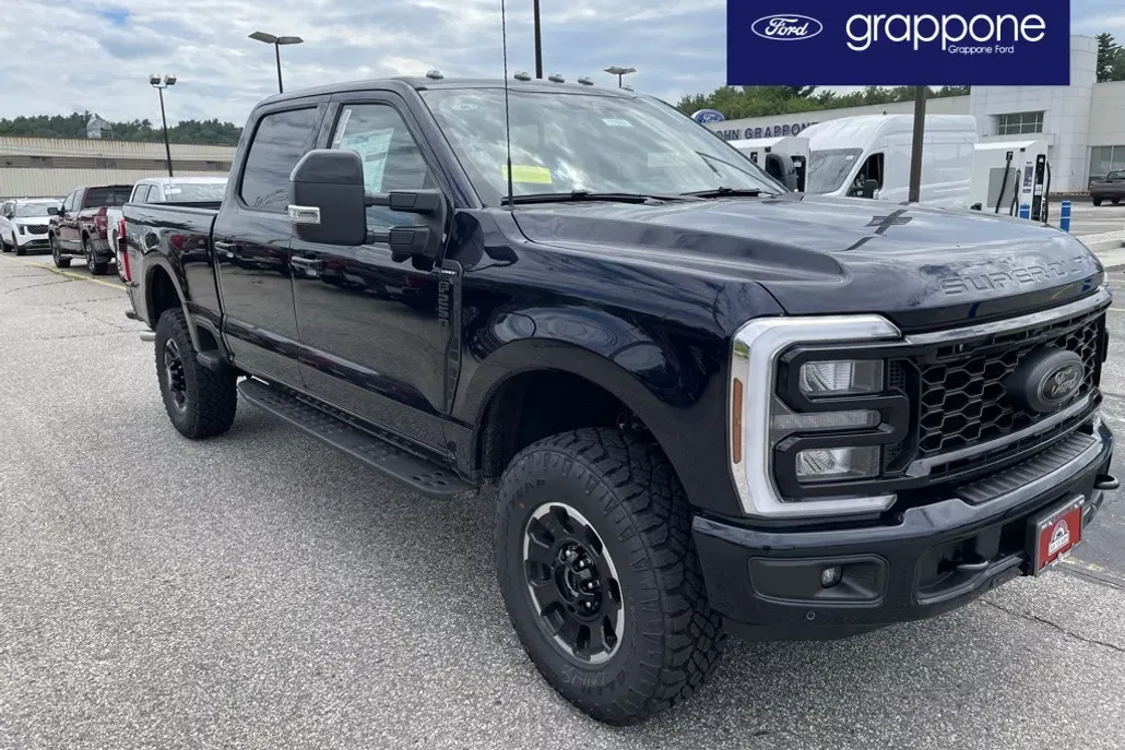 2025 Ford F-250 Lariat photo 1