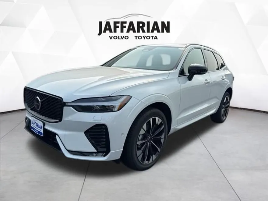 2026 Volvo XC60 B5 Plus photo 1