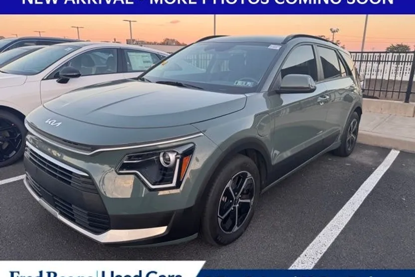 2023 Kia Niro Plug-In Hybrid EX photo 1