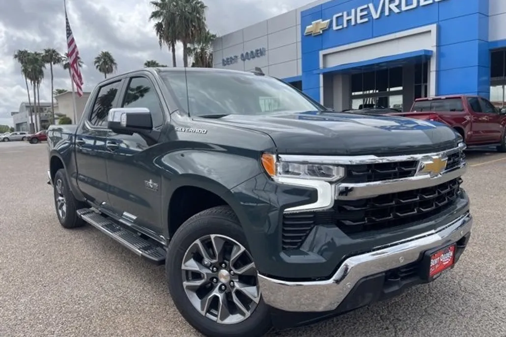 2026 Chevrolet Silverado 1500 LT photo 1