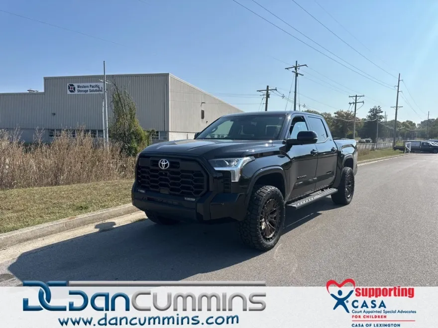2023 Toyota Tundra SR5 photo 1