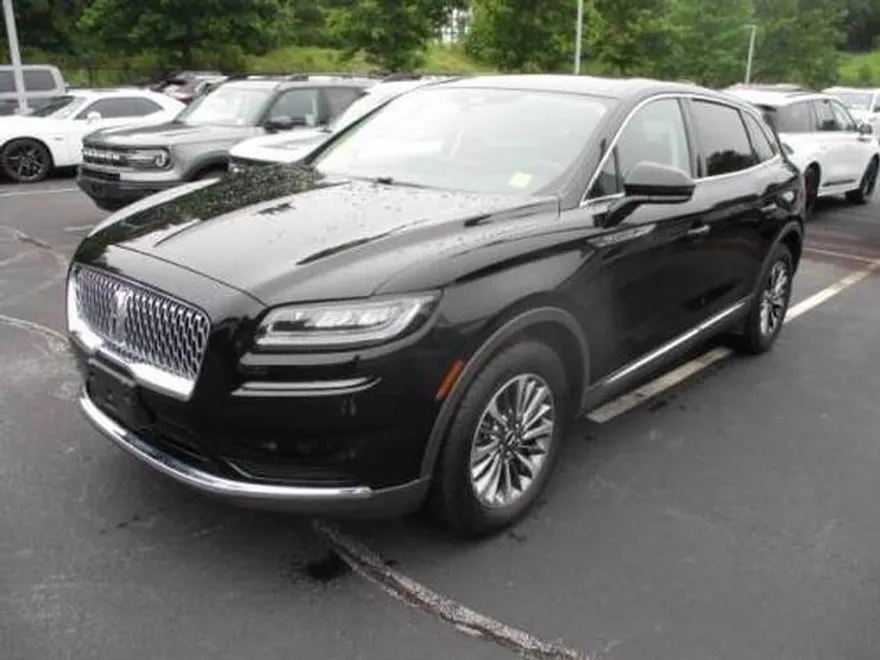 2022 Lincoln Nautilus photo 1