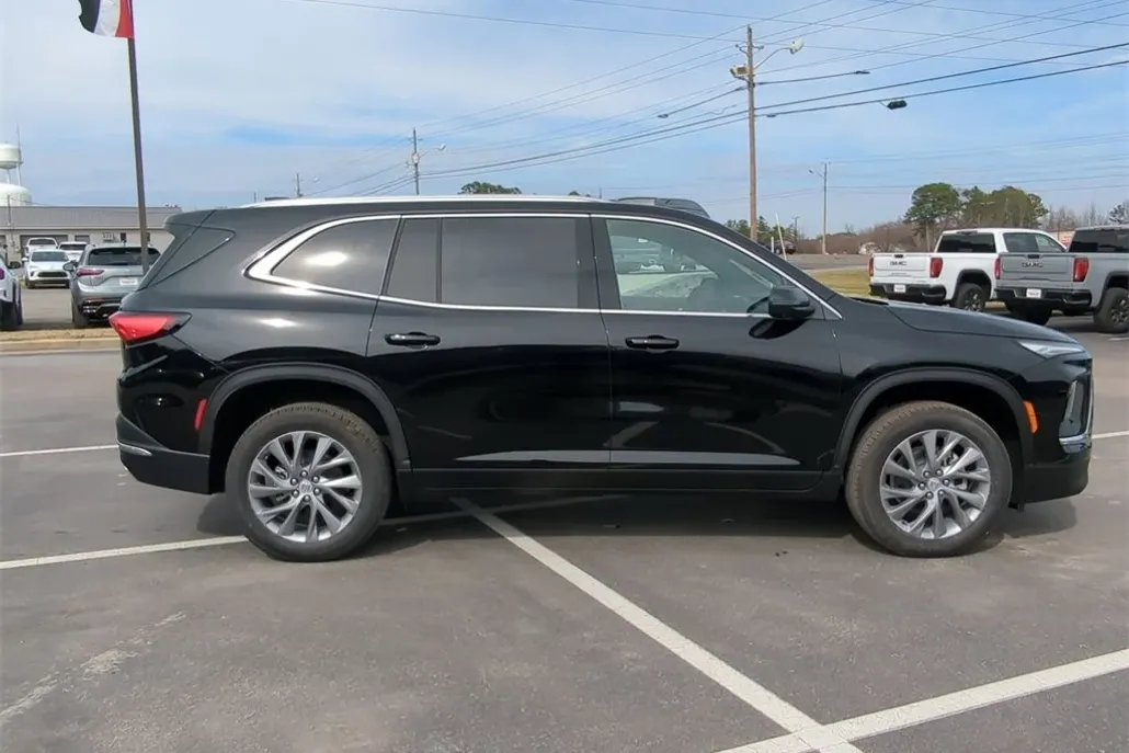 2025 Buick Enclave Preferred photo 1