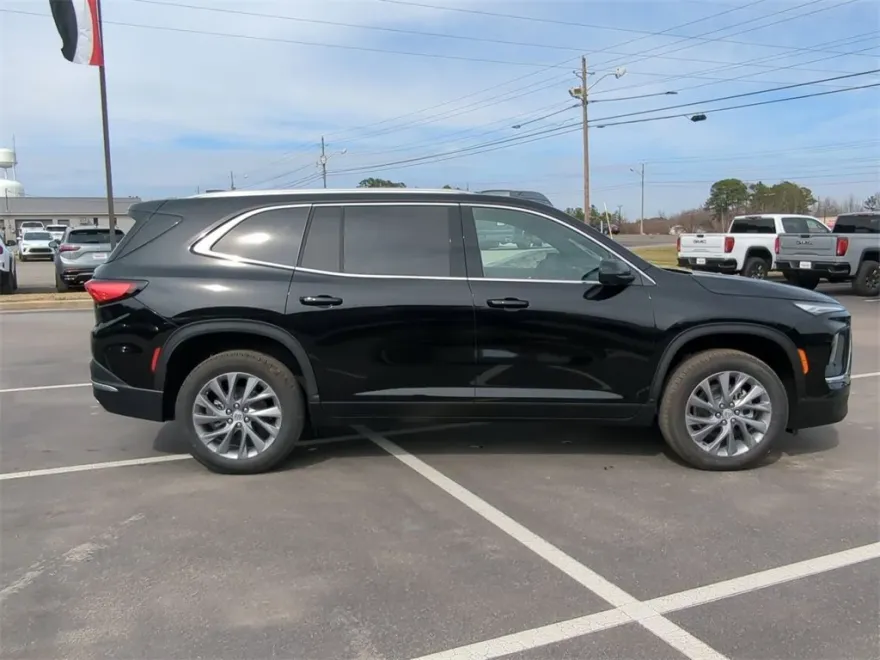 2025 Buick Enclave Preferred photo 1