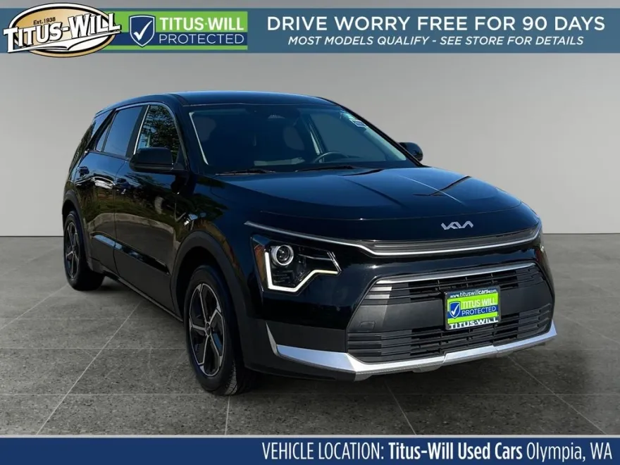 2023 Kia Niro LX photo 1