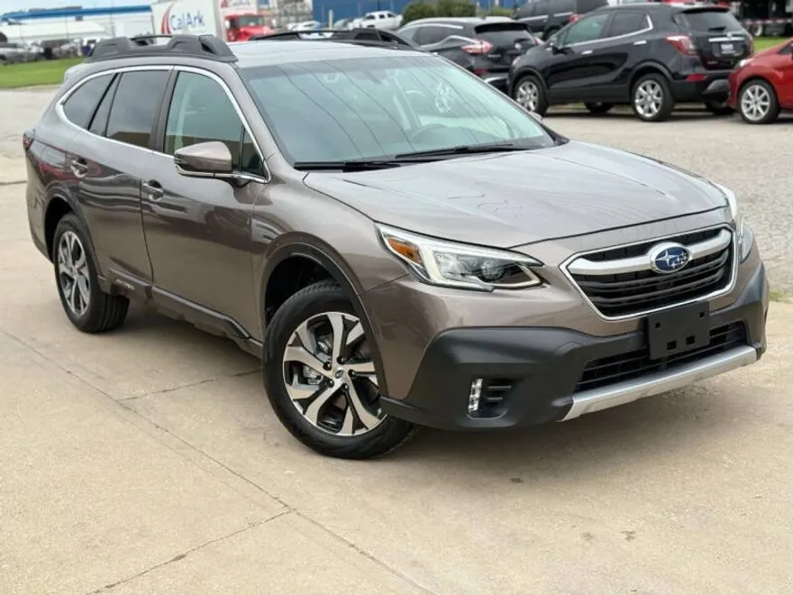 2022 Subaru Outback Limited photo 1