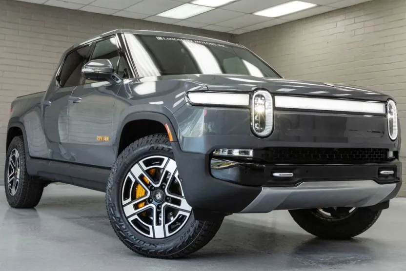 2023 Rivian R1T Adventure photo 1