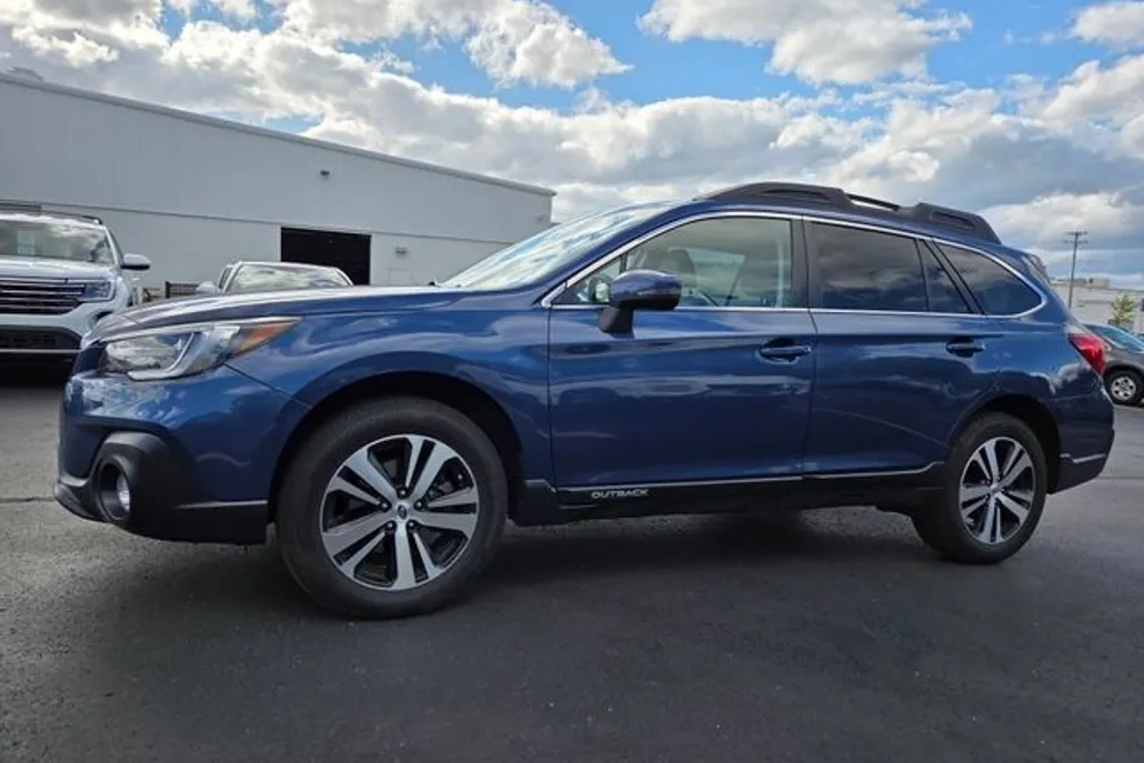2019 Subaru Outback 2.5i photo 1