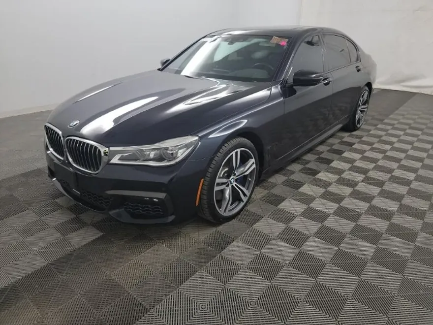 2018 Bmw 750i Sedan photo 1