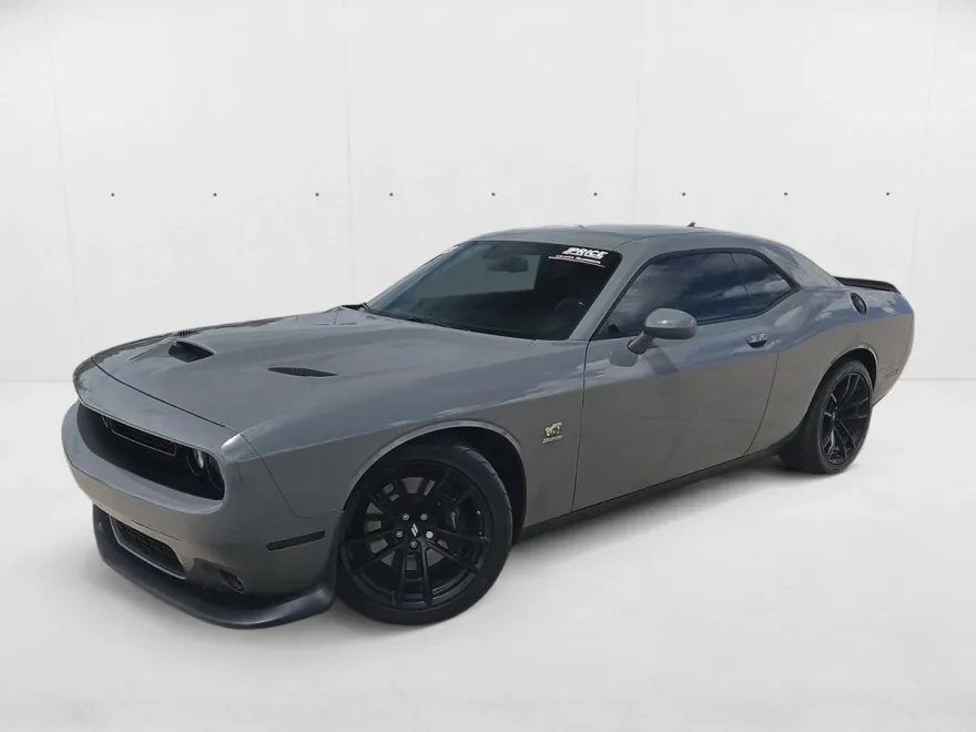 2023 Dodge Challenger R/T Scat Pack photo 1