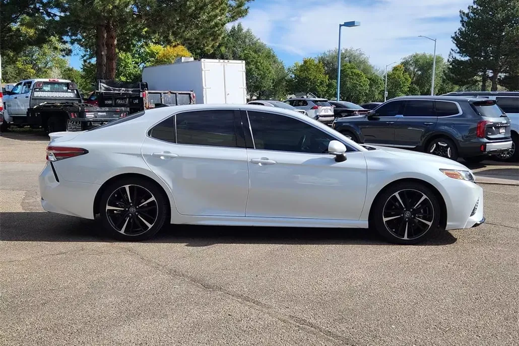 2018 Toyota Camry XLE V6 photo 1