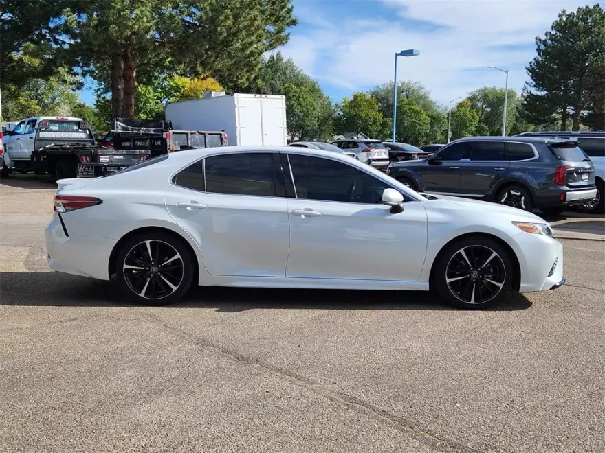 2018 Toyota Camry XLE V6 photo 1