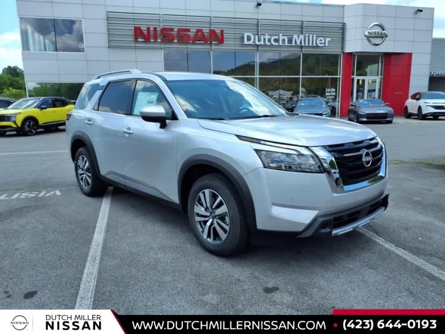 2025 Nissan Pathfinder SL photo 1