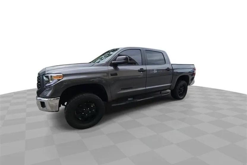2017 Toyota Tundra SR5 photo 1