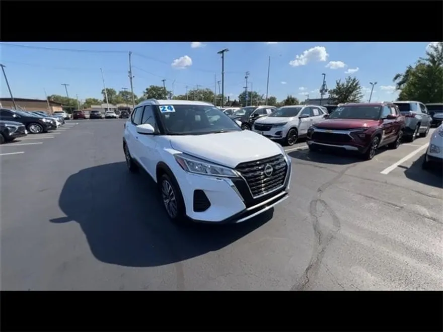 2024 Nissan Kicks SV photo 1