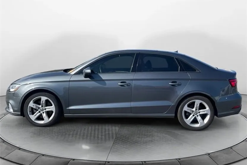2018 Audi A3 Premium photo 1