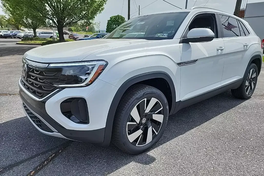 2025 Volkswagen Atlas Cross Sport SEL photo 1