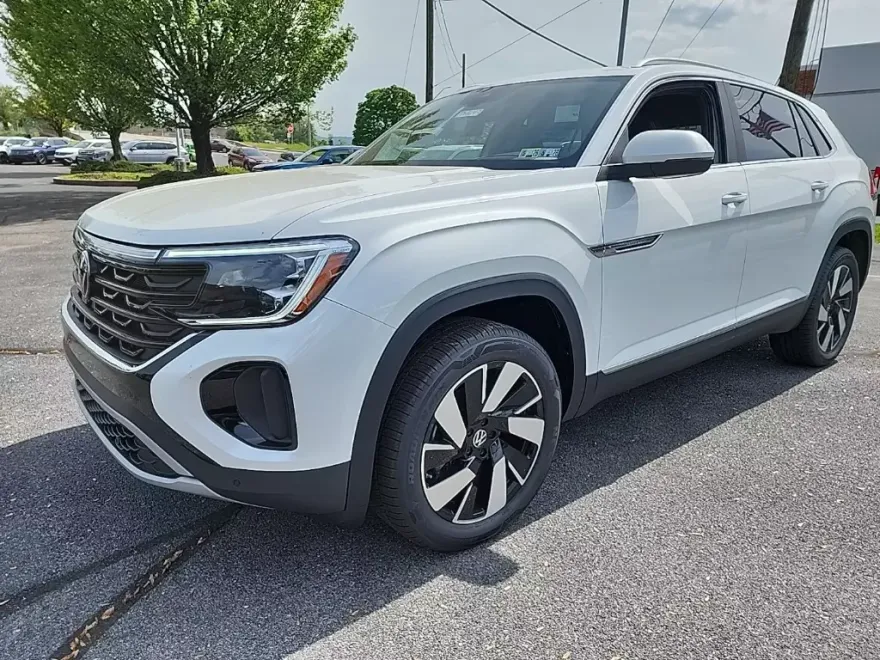 2025 Volkswagen Atlas Cross Sport SEL photo 1