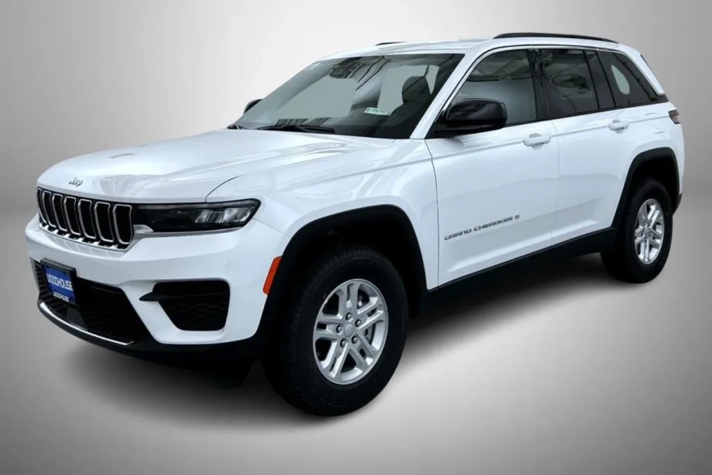 2025 Jeep Grand Cherokee Laredo photo 1