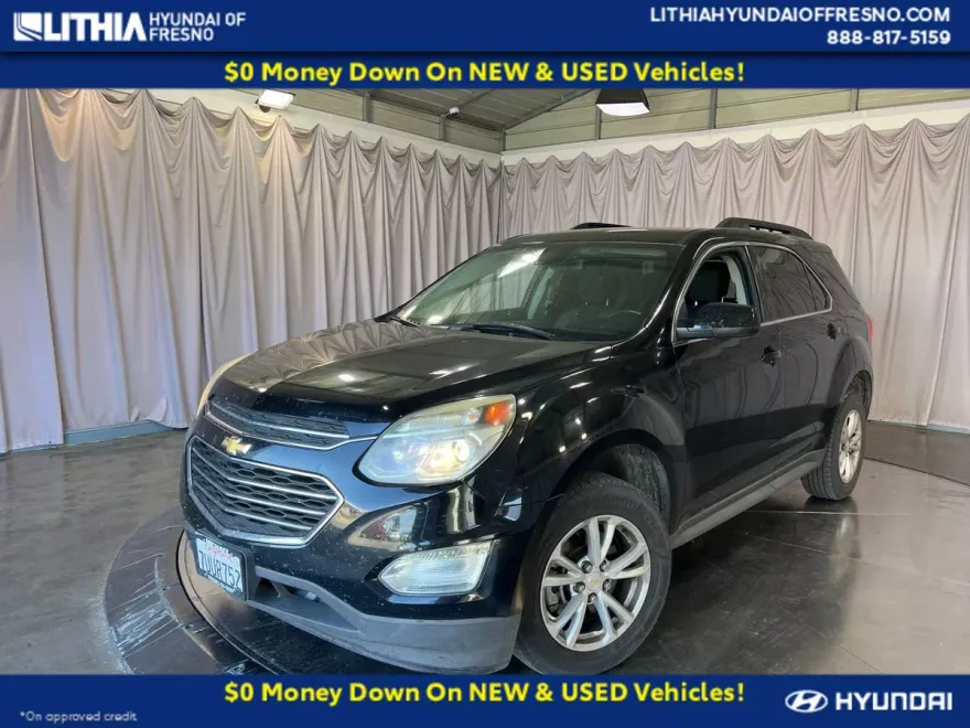 2017 Chevrolet Equinox LT photo 1