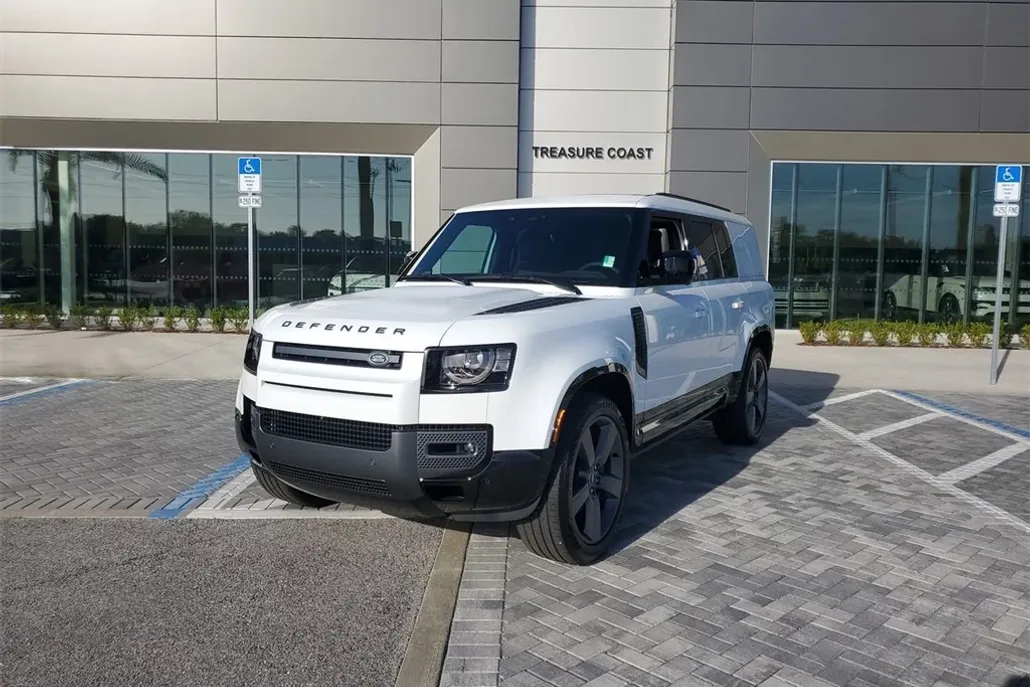 2024 Land Rover Defender 130 Outbound photo 1