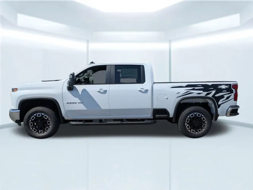2025 Chevrolet Silverado 2500HD LT photo 1