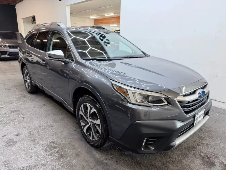 2021 Subaru Outback Touring photo 1