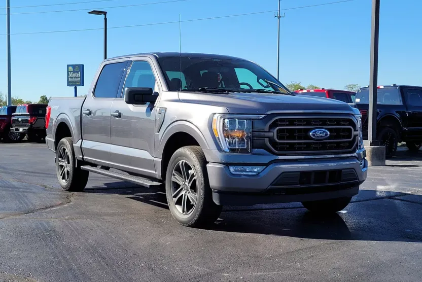2021 Ford F-150 XLT photo 1