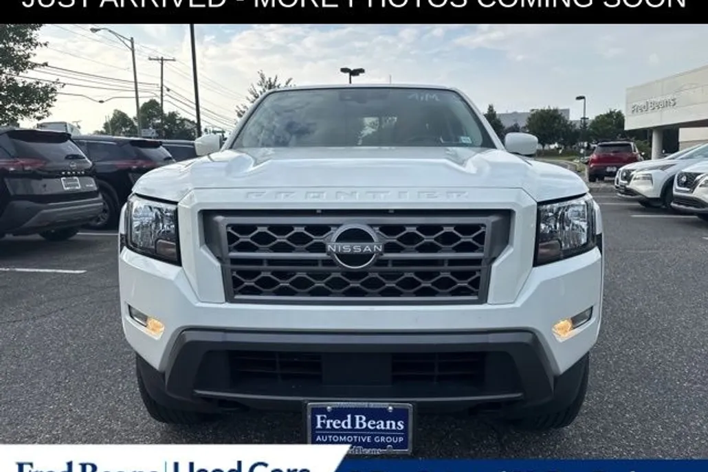 2022 Nissan Frontier SV photo 1