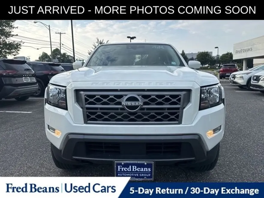 2022 Nissan Frontier SV photo 1