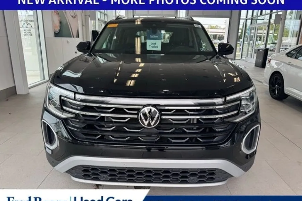 2025 Volkswagen Atlas Peak Edition photo 1