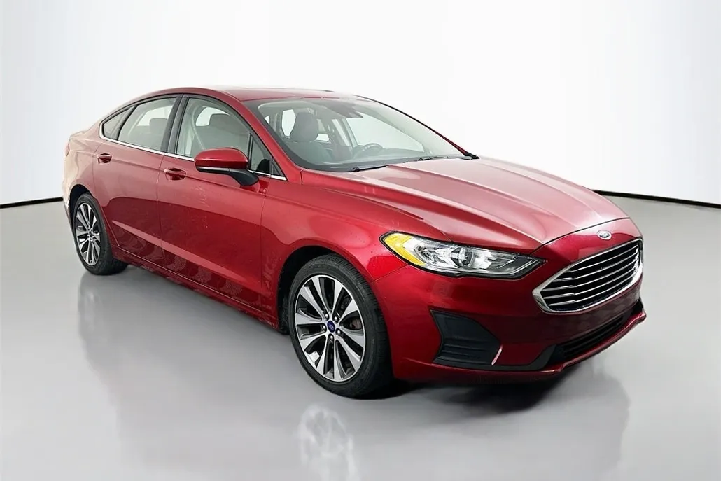 2019 Ford Fusion SE photo 1