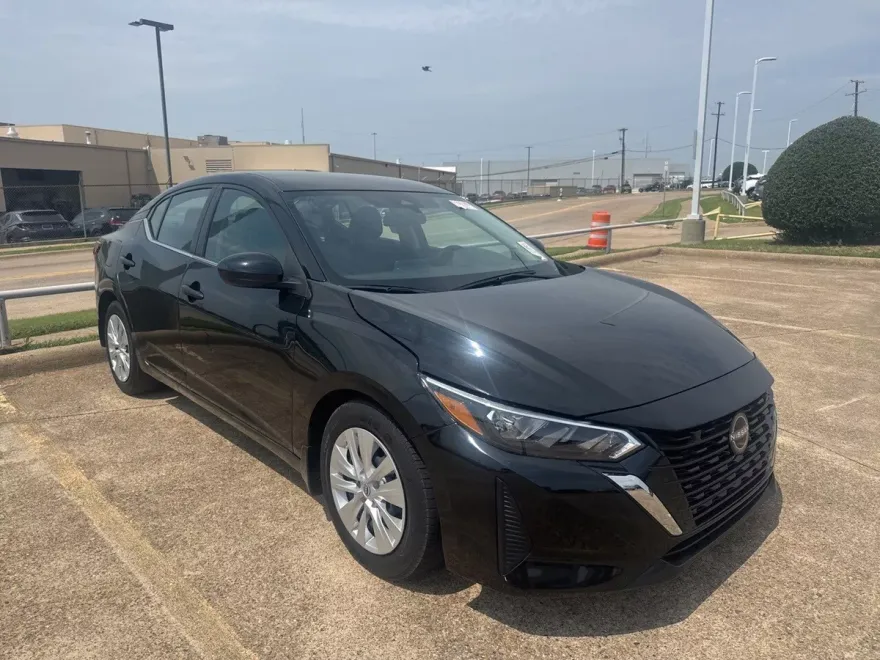 2025 Nissan Sentra S photo 1