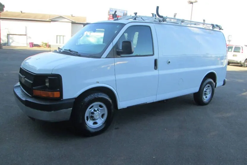 2014 Chevrolet Express 2500 Cargo Van photo 1