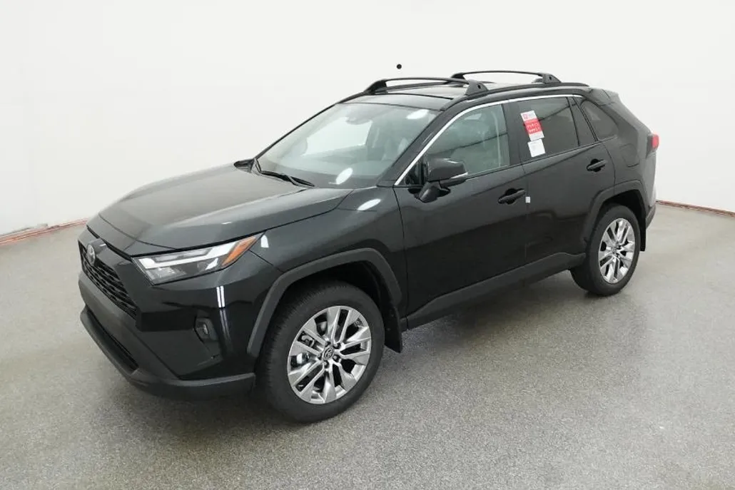 2025 Toyota RAV4 XLE Premium photo 1