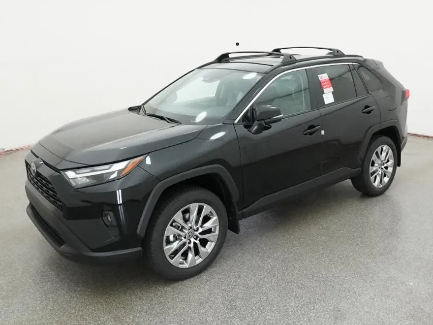 2025 Toyota RAV4 XLE Premium photo 1