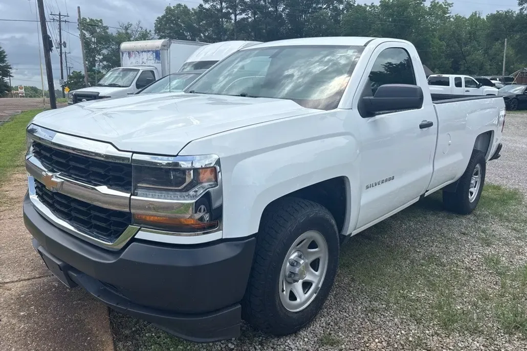 2018 Chevrolet Silverado 1500 photo 1